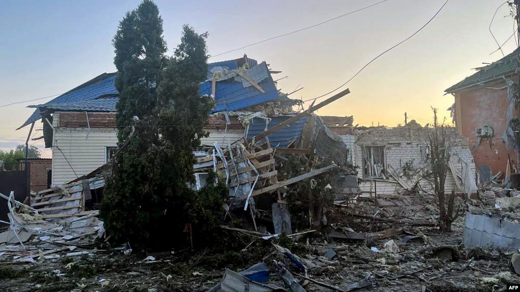 «Мои родители в Судже. Их нужно эвакуировать. А я музыку сижу слушаю, блин!» 