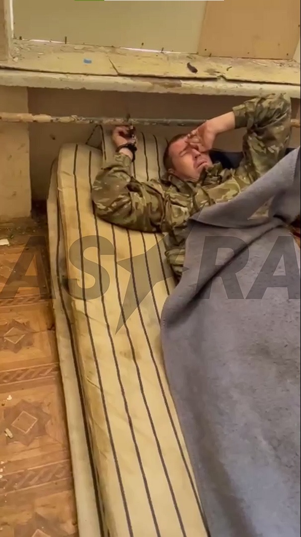A new torture chamber for the Russian military: in the Nizhny Novgorod region, wounded conscripts are handcuffed to radiators and beaten in a destroyed building on the territory of the headquarters