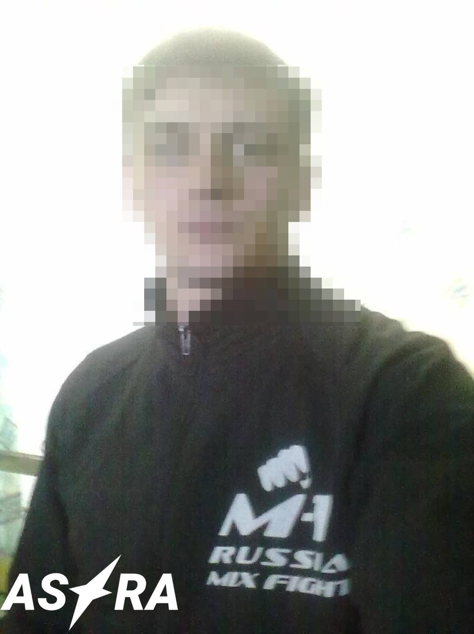 Crimean man broke flags on the graves of former prisoners who signed military contracts