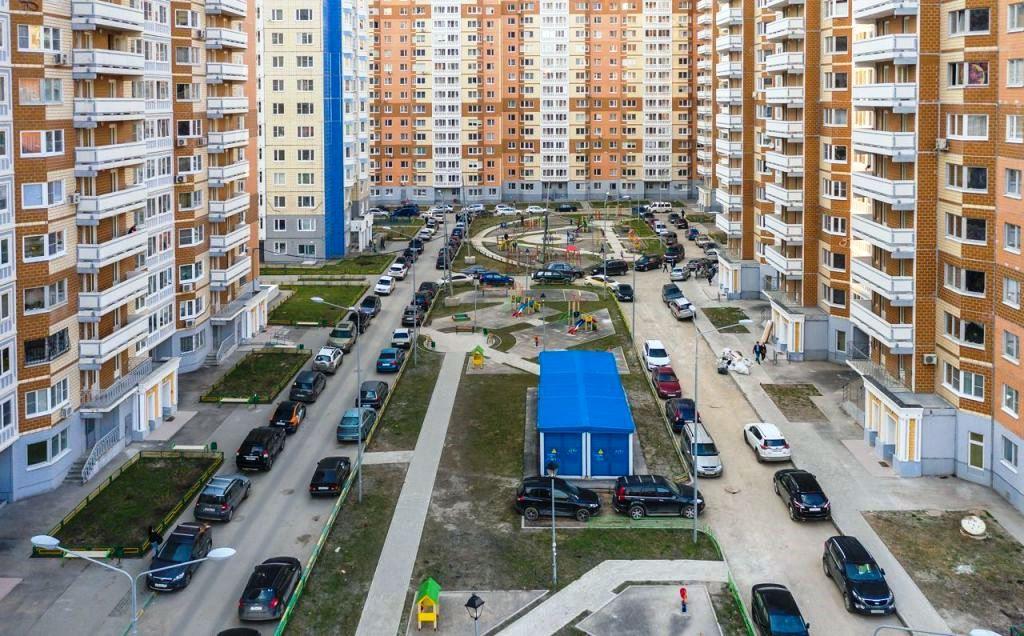 После серии покушений на генералов в Москве курьерам «Золотого Яблока» запретили парковаться у здания СК, «Башни ГРУ» в Химках и служебного жилья Минобороны